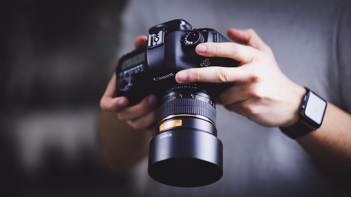10 Camera Movements You Can Do Without ANY Gear