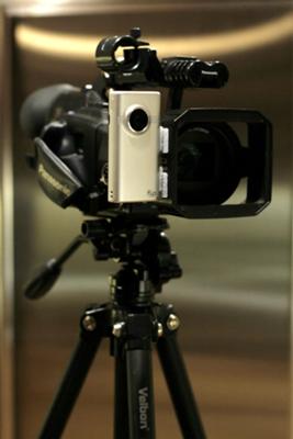 Flip MinoHD attached to a Panasonic DVX100A